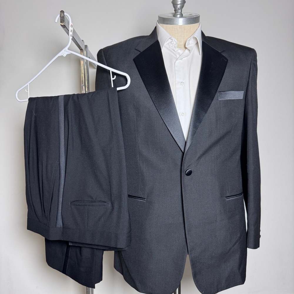 Gerald Austin Tuxedo Suit Mens 44L 38x29 Black Solid Peak Lapel Formal Wedding